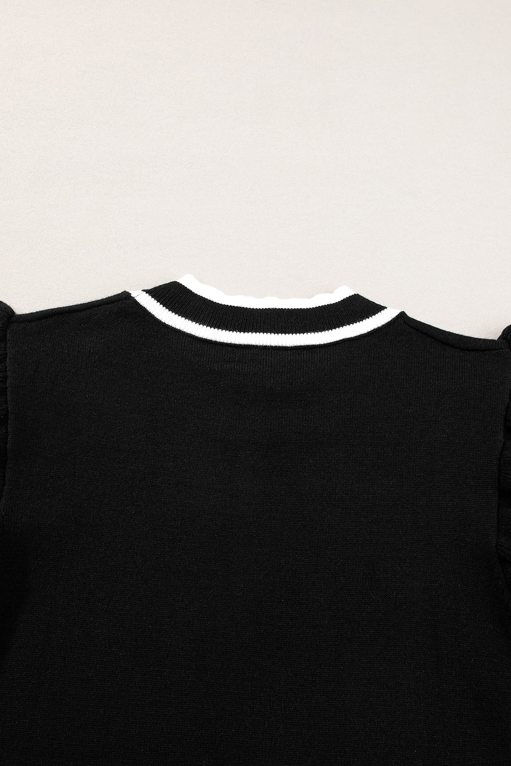 Bonbon Edge Piping Ruffled Sleeve Round Neck Knit Top